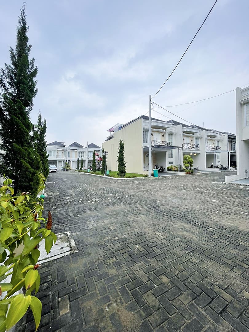 Rumah pondok cabe 2 lantai casa de ramos